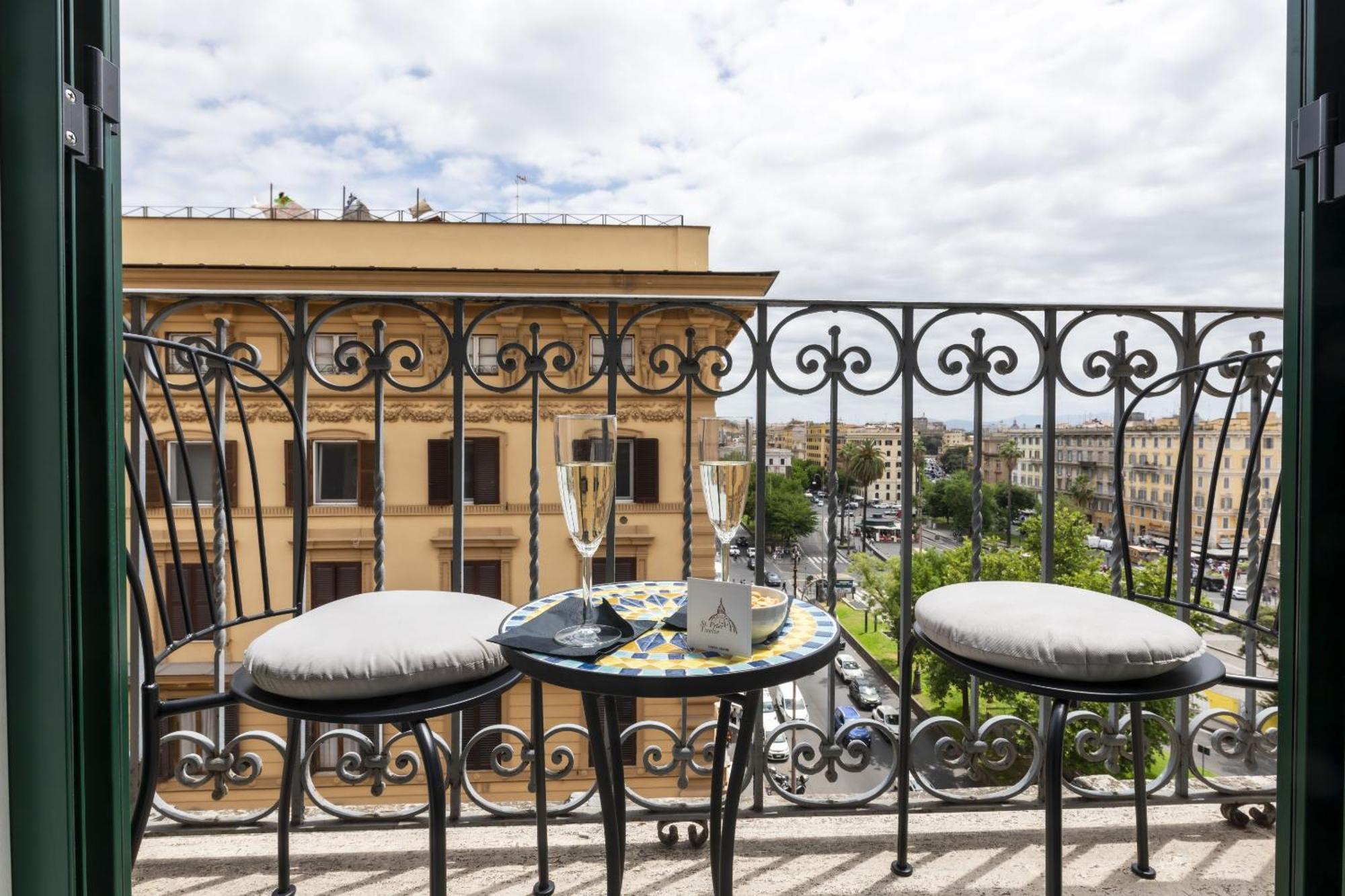St Peter Twelve Bed & Breakfast Rome Bagian luar foto