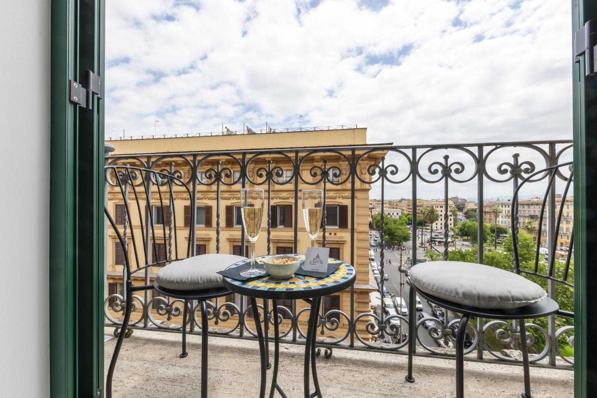 St Peter Twelve Bed & Breakfast Rome Bagian luar foto
